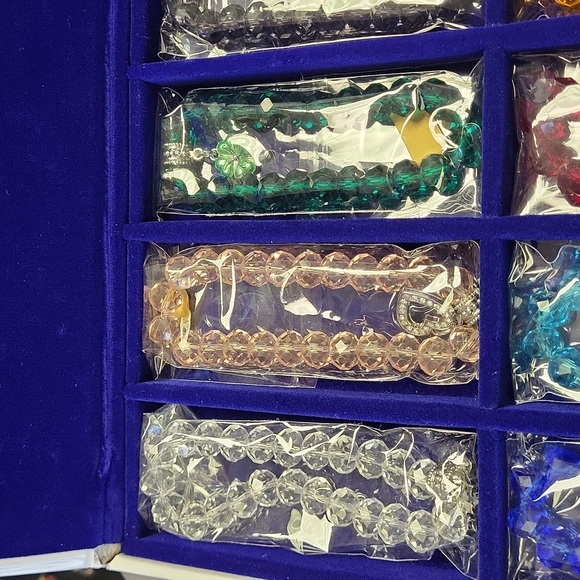 12 seasons holiday bracelets set - Picture 4 of 8